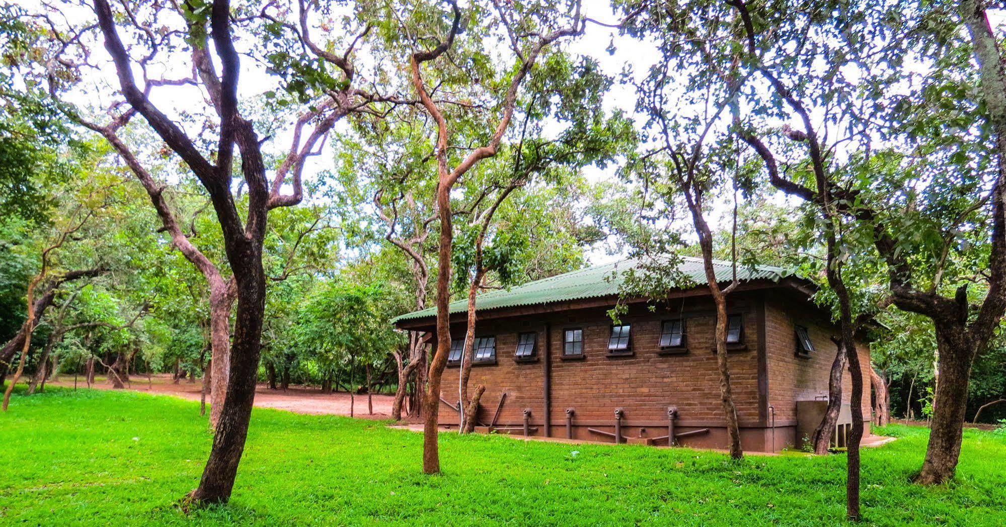 Woodlands Lilongwe Hotel Exterior photo